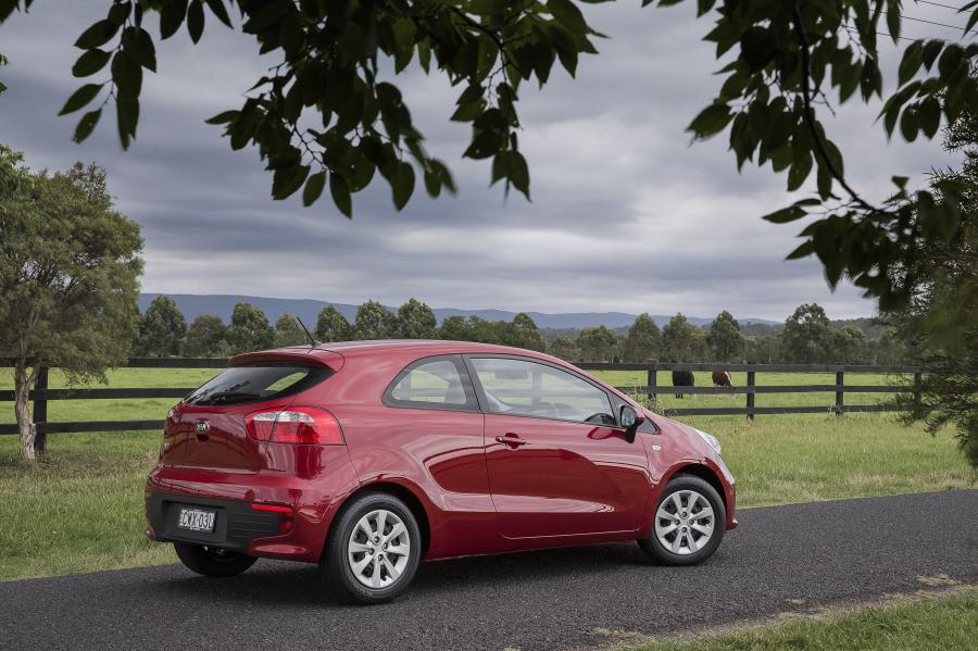  Kia Rio 3-Door 2015 года  (AU) (фото 2 из 5)